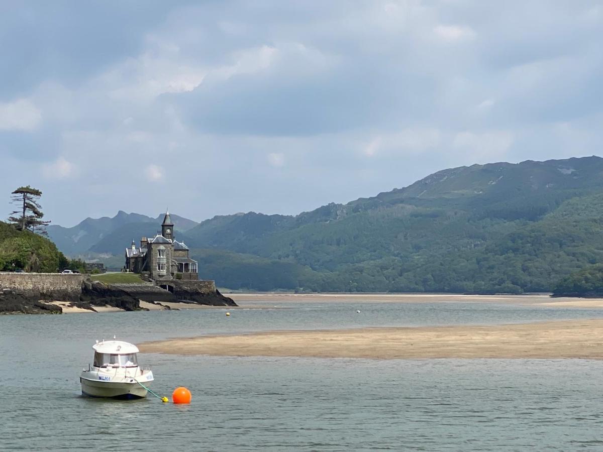 No6 Bed and Breakfast Barmouth Exteriör bild