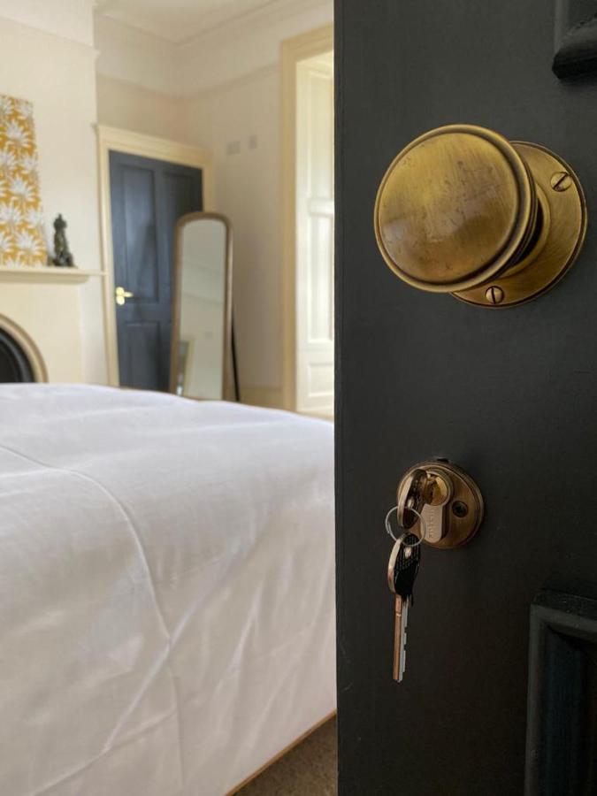 No6 Bed and Breakfast Barmouth Exteriör bild