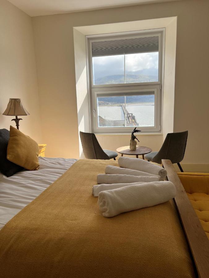 No6 Bed and Breakfast Barmouth Exteriör bild